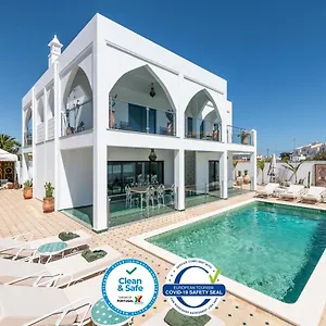 luxury-villa-with-pool-5-min-from-the-beach.hotelaalgarve.com/